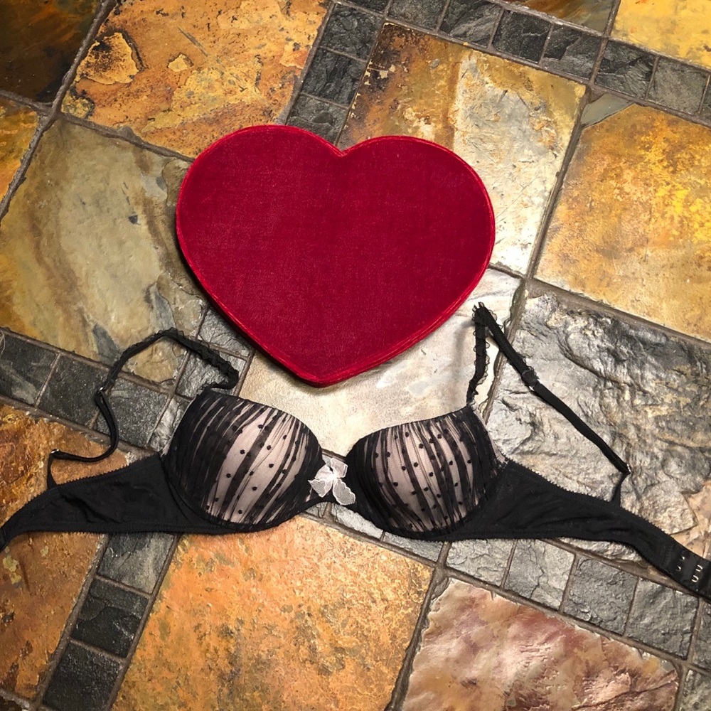 EUC Victoria’s Secret Push Up Bra
